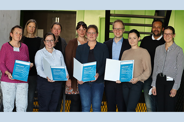 Corinna Beuermann-Kulp (Robotikfreunde Göttingen e.V.), Dr. Kristina Wiege (XLAB), Dr. Sabina Eggert (ZWEIL), Christine Battmer (BLAB), Julia Koblitz (SNS), Susanne Martini (SNS), PSt. Jens Brandenburg (BMBF), Kornelia Wytyczak (MGK), David Salim (MGK), Dr. Almut Popp (XLAB)