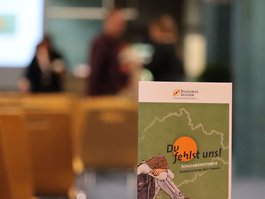 Die Fortbildungsreihe für Beauftragte für Schulabsentismus beginnt: In den Bildungsregionen Südniedersachsen, Wolfsburg, Braunschweig und Peine werden Schulen dem Schulabsentismus nachhaltig entgegenwirken.
