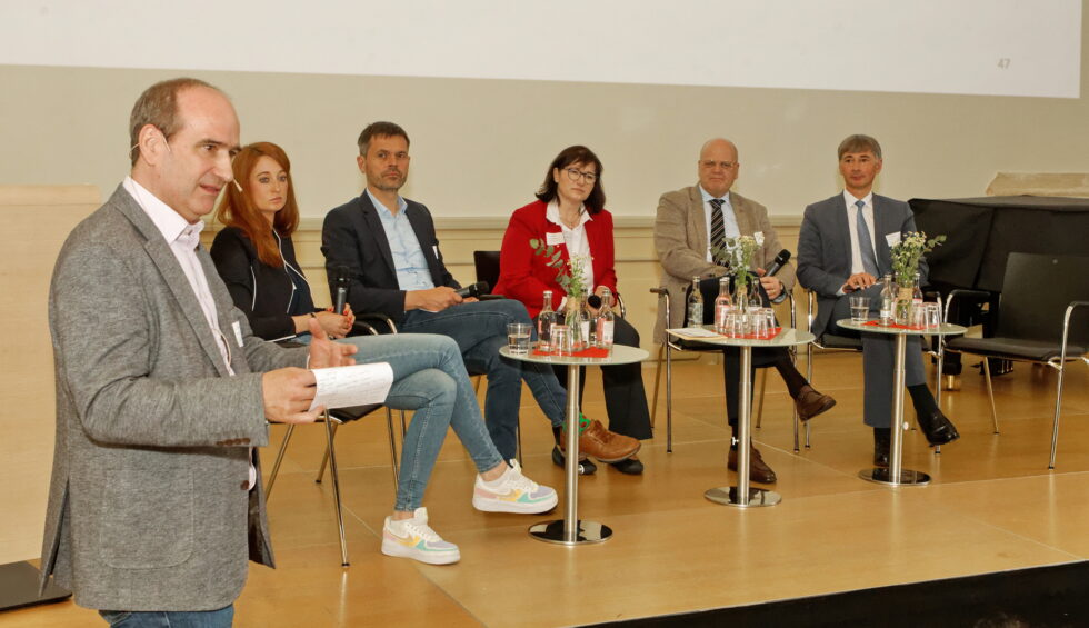 Kooperation als Schlüssel: Bei der Stiftungsversammlung wird gemeinsames Handeln, Innovation und Fachkräftesicherung in den Mittelpunkt gestellt.