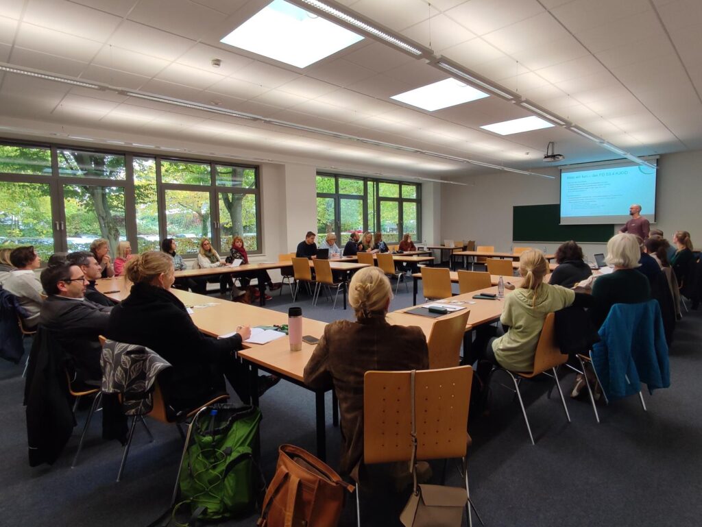 Der Umgang mit entschuldigten Fehlzeiten stand im Fokus des Austauschs von Schulen aus Stadt und Landkreis Göttingen mit dem zuständigen Gesundheitsamt im Netzwerk Schulabsentismus.