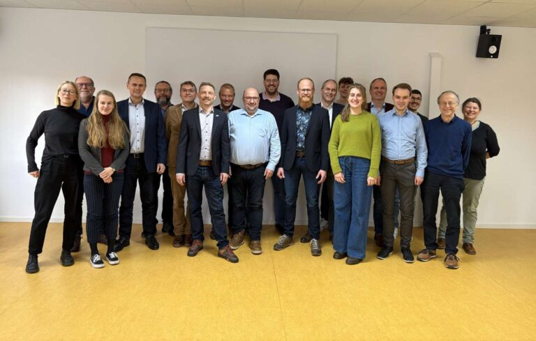 Ein Gruppenbild vom AGil-Workshop in Darmstadt. Titelbild für die entsprechende Newsmeldung.