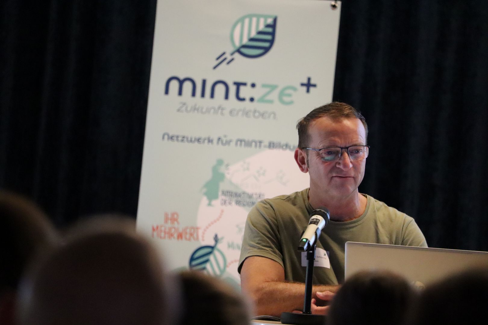 Teilnehmende auf dem MINT:ZE+-Netzwerktreffen, wo Südniedersachsen als MINT-Region vorgestellt wurde.