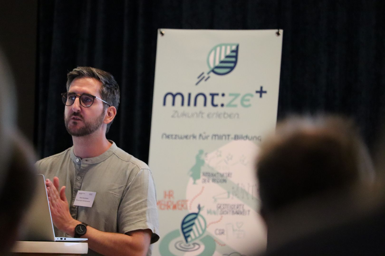 Teilnehmende auf dem MINT:ZE+-Netzwerktreffen, wo Südniedersachsen als MINT-Region vorgestellt wurde.